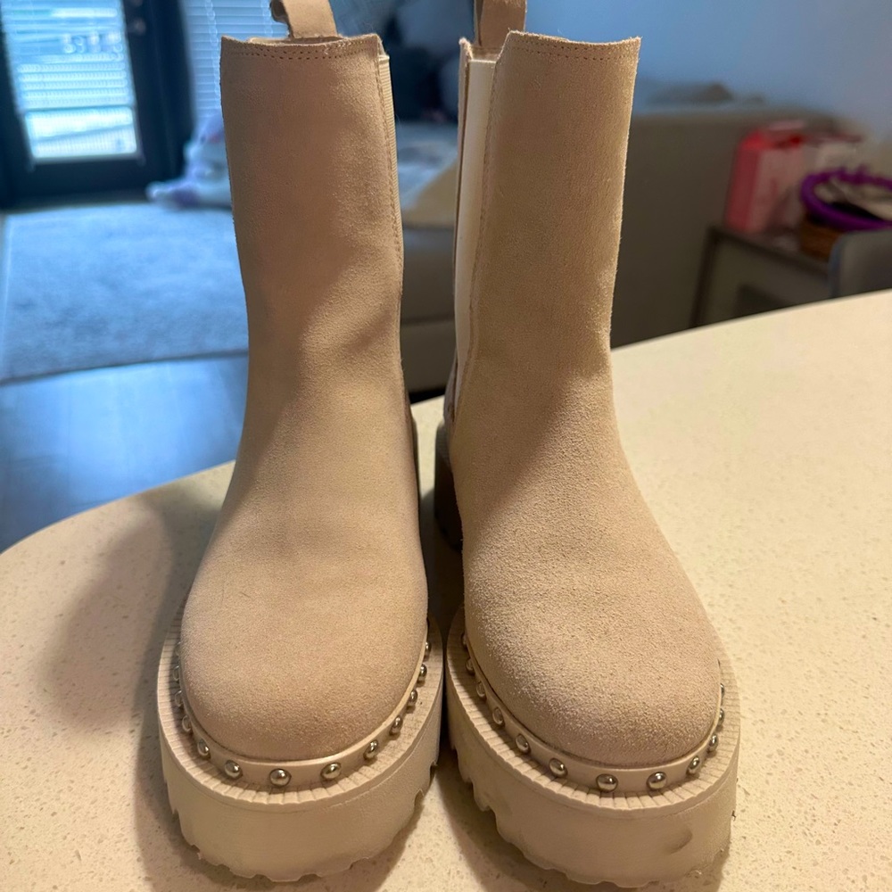 Vinca Camuto boots